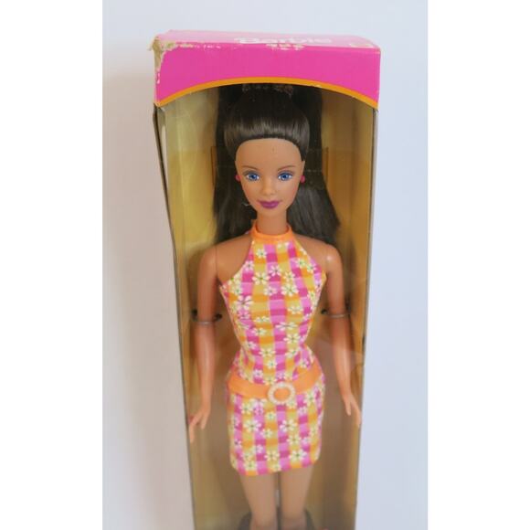 VINTAGE 1998  BARBIE Pretty in Plaid #20668 Brunette In Box Mattel Fashion Ave - Picture 3 of 10